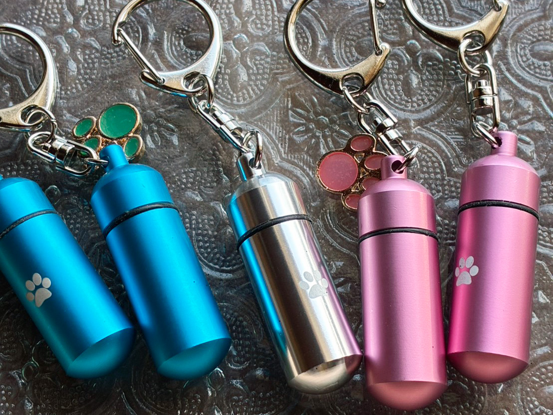 遺骨入れキーホルダー